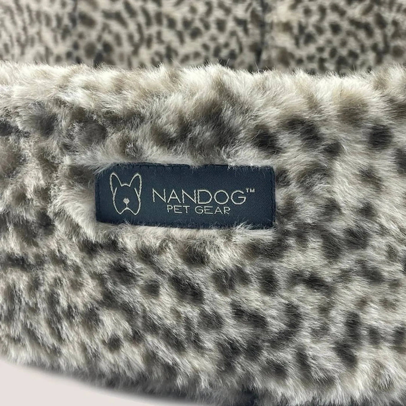 Nandog Leopard Large Crown Bed